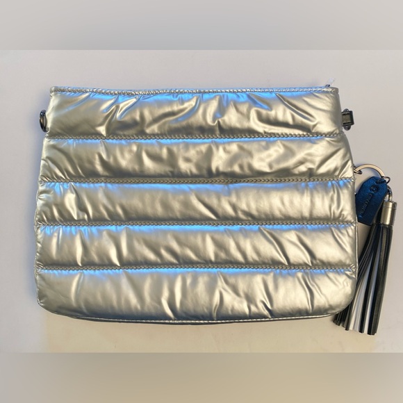 NWT! CITI COLLECTIVE Gallery Clutch - Silver - Picture 4 of 7